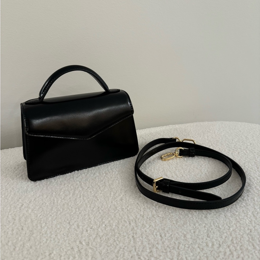 J. Crew Gracie top handle bag in leather. Item style: BT787 Color: BLACK BK0001
